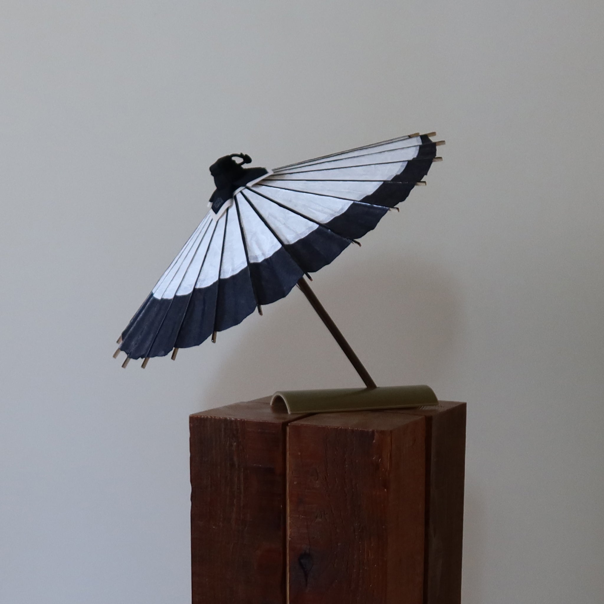 Hakugen | Tsukiyakko (Monochrome Moon) - KURAKURA